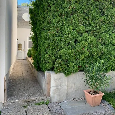 Revliving Haus Clara Am Berg Mit Kleinem Garten *